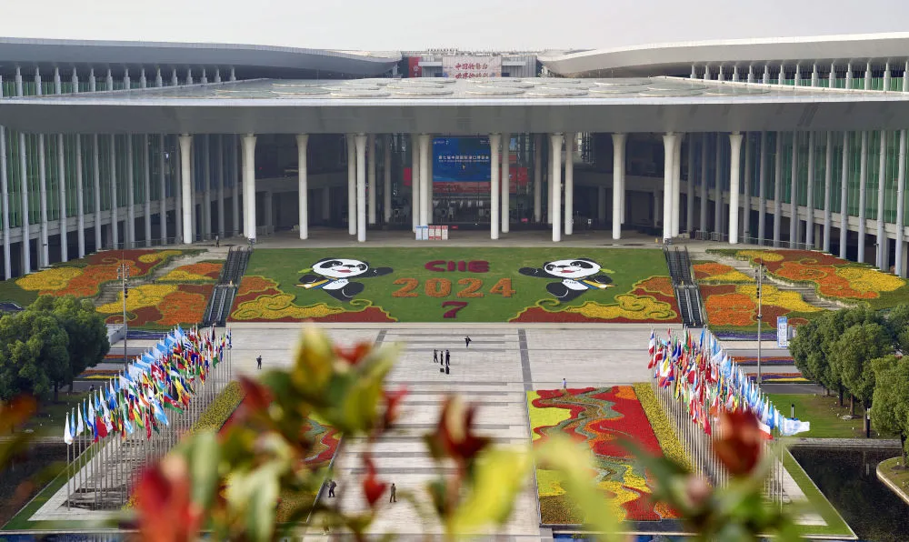 护航进博 实力担当|亿万先生MR警用车全力护航第七届进博会