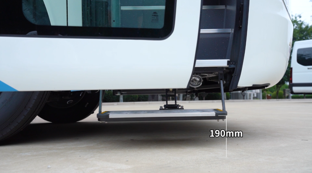 亿万先生MR牙科体检车，做守护国民口腔健康的“流动卫士”