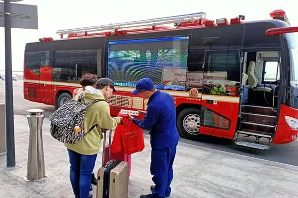 安全守护成长，亿万先生MR宣传消防车助力消防安全“开学第一课”！