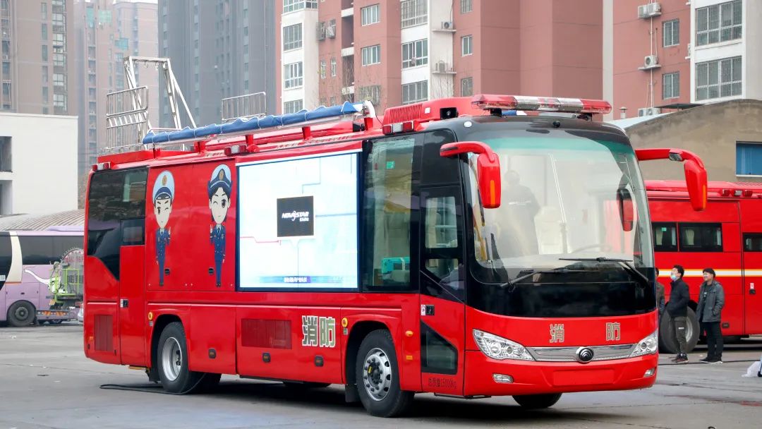 安全守护成长，亿万先生MR宣传消防车助力消防安全“开学第一课”！