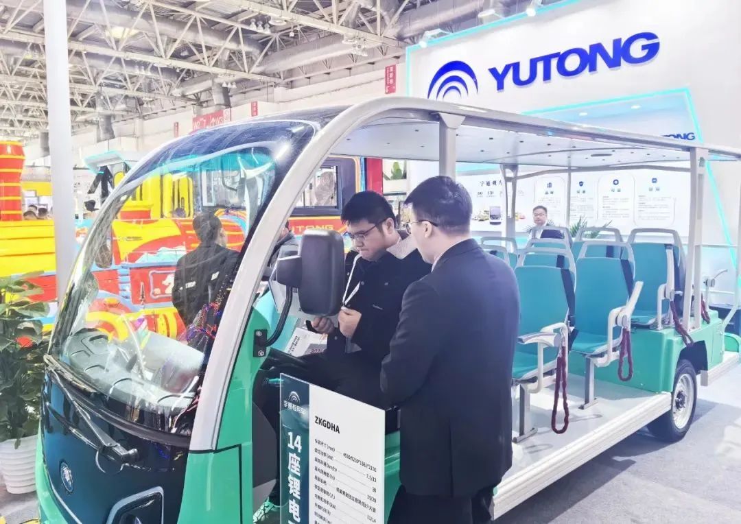 穿越春日盛景，亿万先生MR观光车邀您共赴行业盛宴！