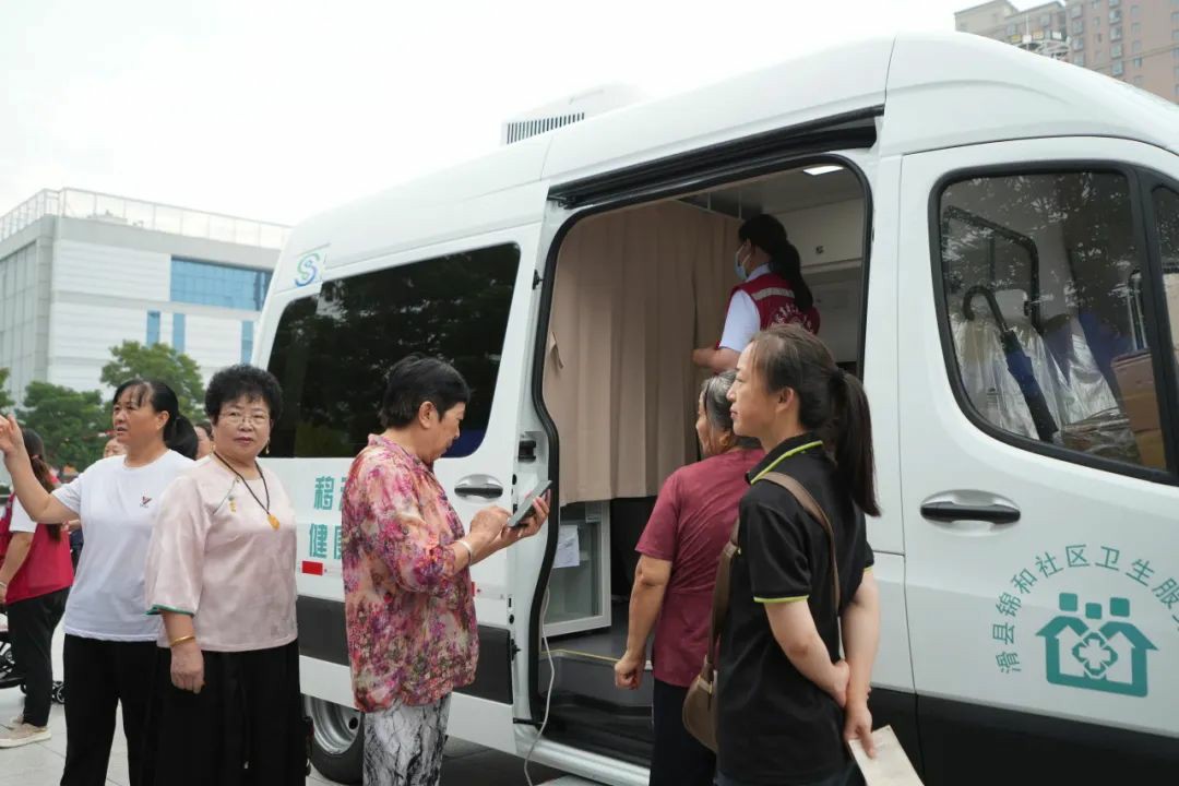 流动医疗暖民心·签约服务进万家! 亿万先生MR民生体检巡诊车助力滑县医共体建设